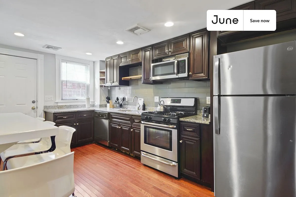 7 bedroom in Allston on a flexible lease #834 — Photo 3