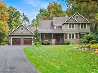 384 Wolf Hollow Rd, Lake Harmony, PA 18624