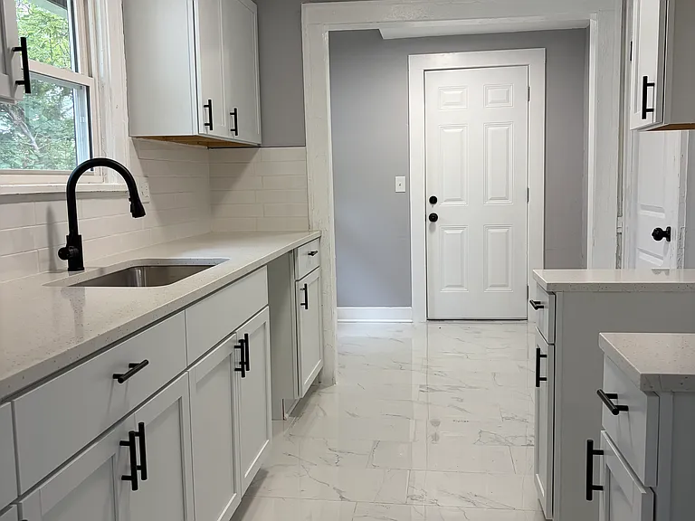 5215 Highland Ave — Photo 5