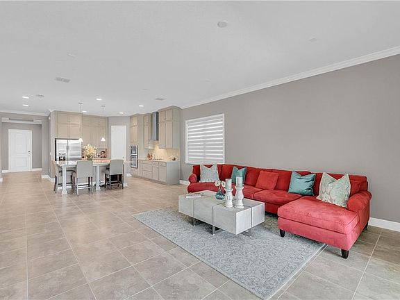 3rd image of 13067 Stanthorne Ave