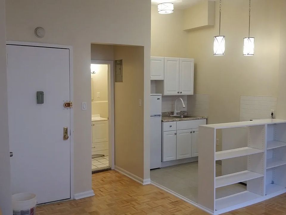 2nd image of 738 St Nicholas Ave APT 3R