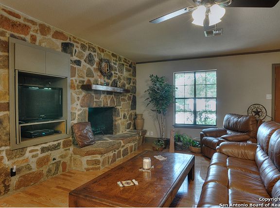 5th image of 338 Deer Creek Dr