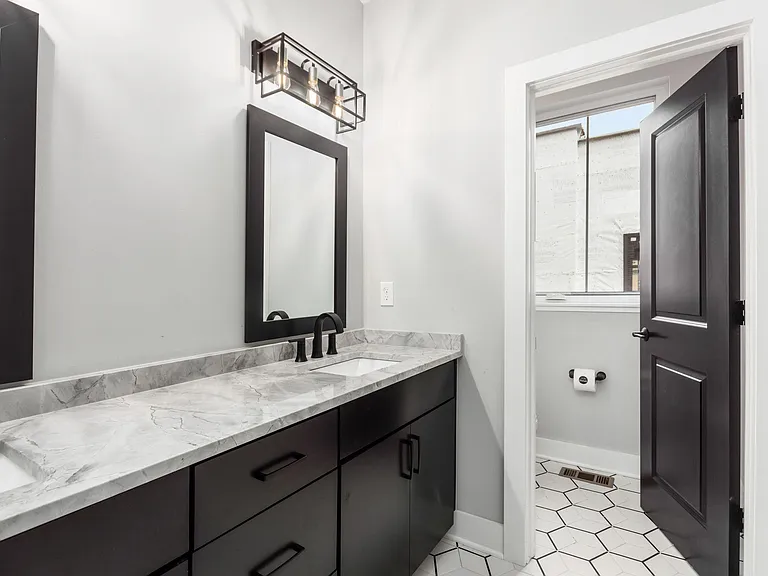 1247 Perry St — Photo 46