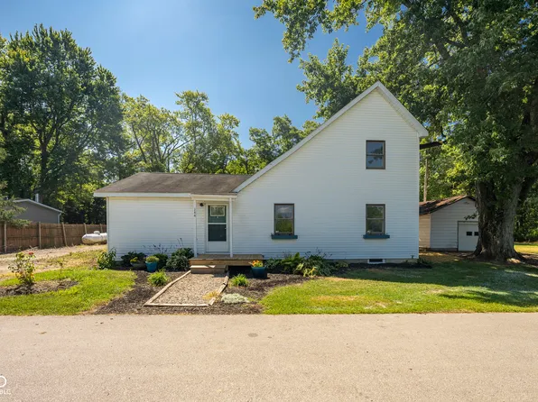 144 Hendricks St, Fillmore, IN 46128