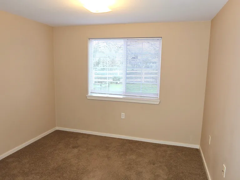 Vineyard Apartments — Photo 14