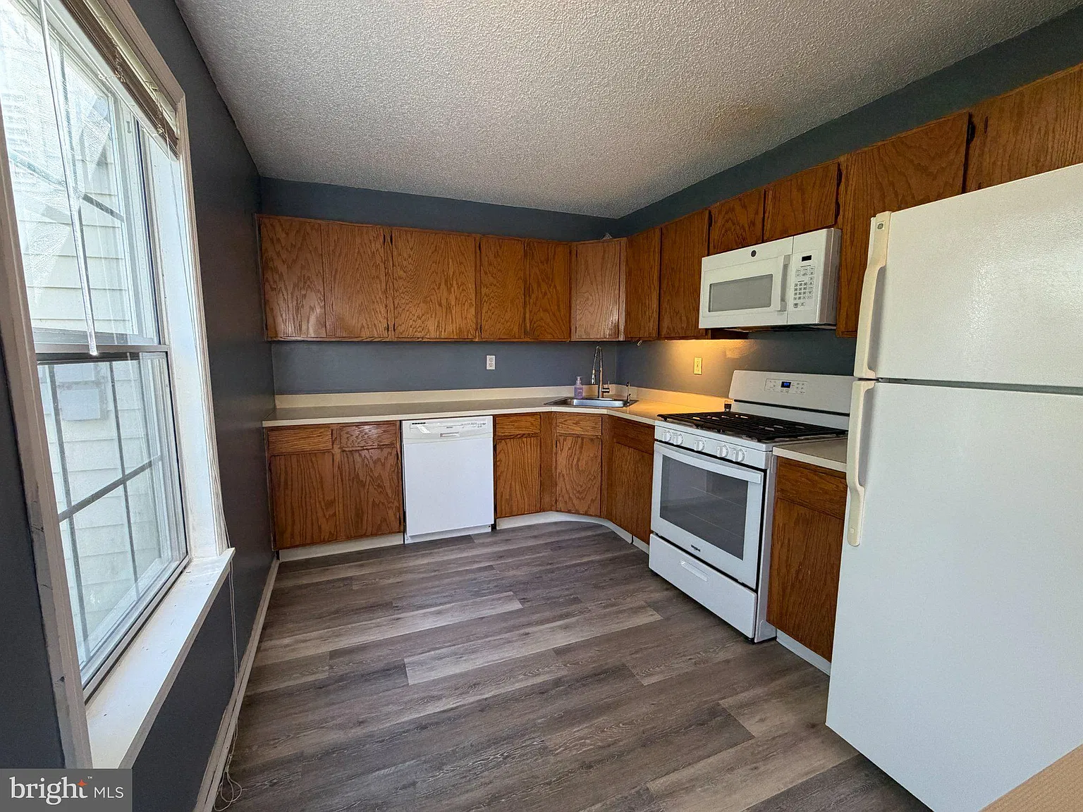 2 bed, 2.5 bath, 1250 sqft, $2,700 — Photo 3