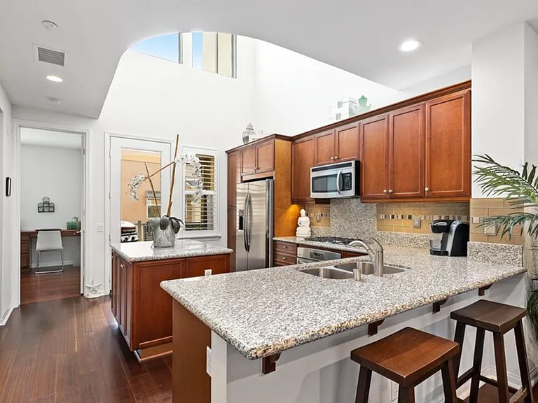 71 Brownstone Way — Photo 8