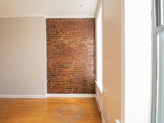4th image of 382 S 4th St #3A