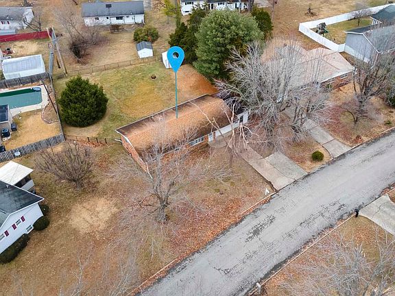 2nd image of 804 Hilldale Ave