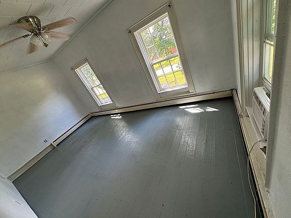 Upstairs bedroom-front side