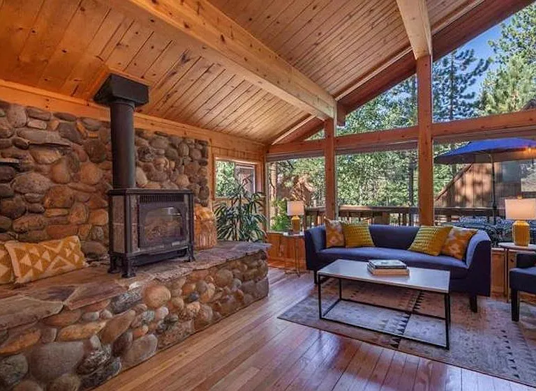 13584 Moraine Rd — Photo 4