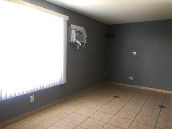 5th image of 20202 Leadwell St APT 4