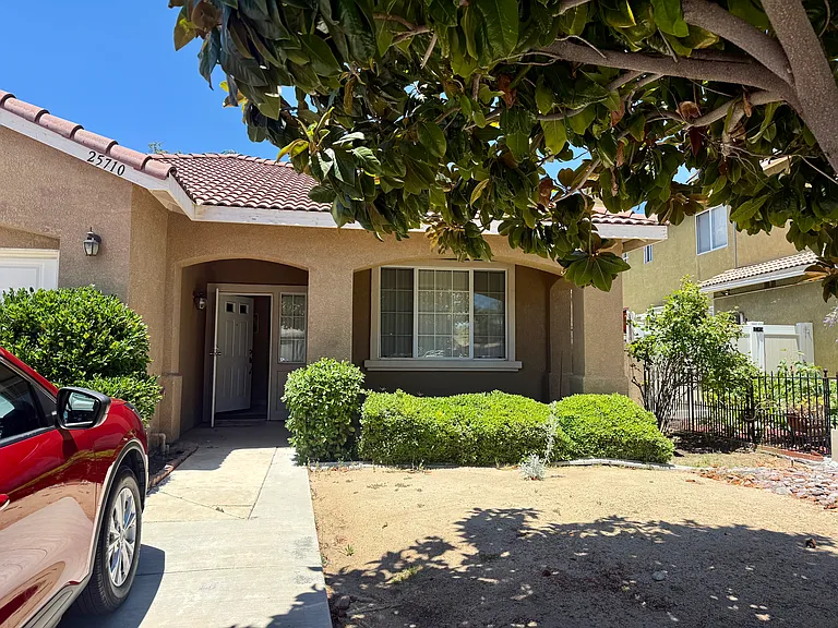 25710 Palermo Ct — Photo 2