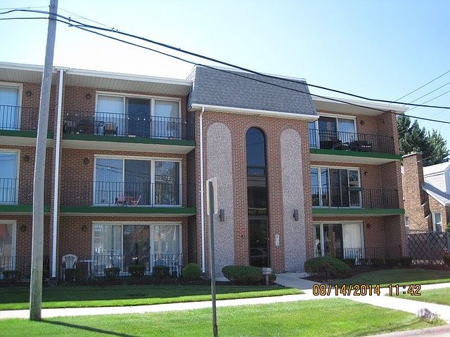 1st image of 4009 W 105th St APT 2