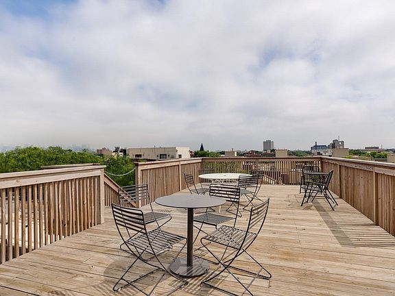 4th image of 2300 W Wabansia Ave APT 333