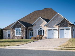 1242 Farmington Dr, Forest, VA 24551