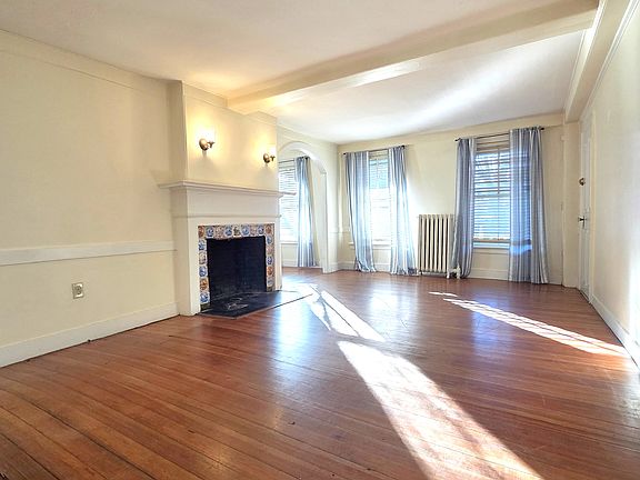 2nd image of 8 Brinley St APT 3