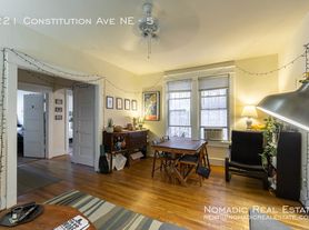 221 Constitution Ave NE