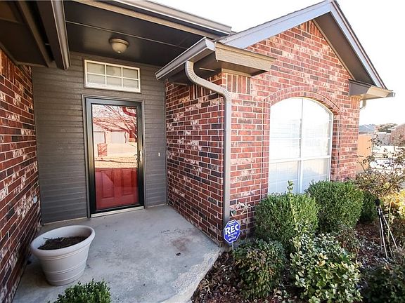 4th image of 2228 SW 137th Pl
