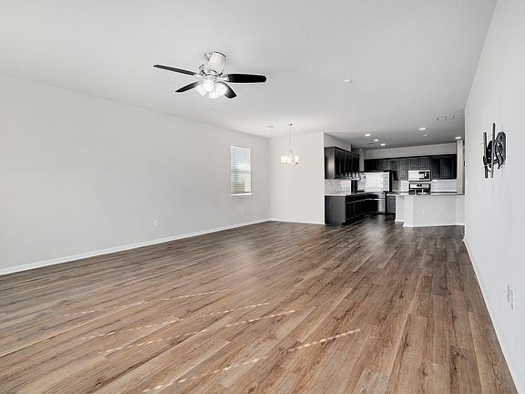 5th image of 105 Brunnen Way
