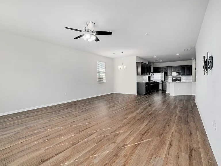 105 Brunnen Way — Photo 5