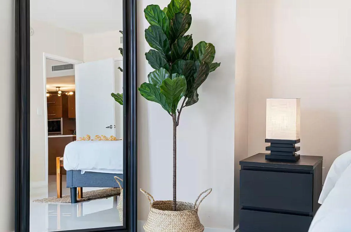 1 bed, $5,250 — Photo 1