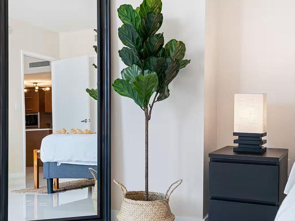 1st image of 475 Brickell Ave #1606