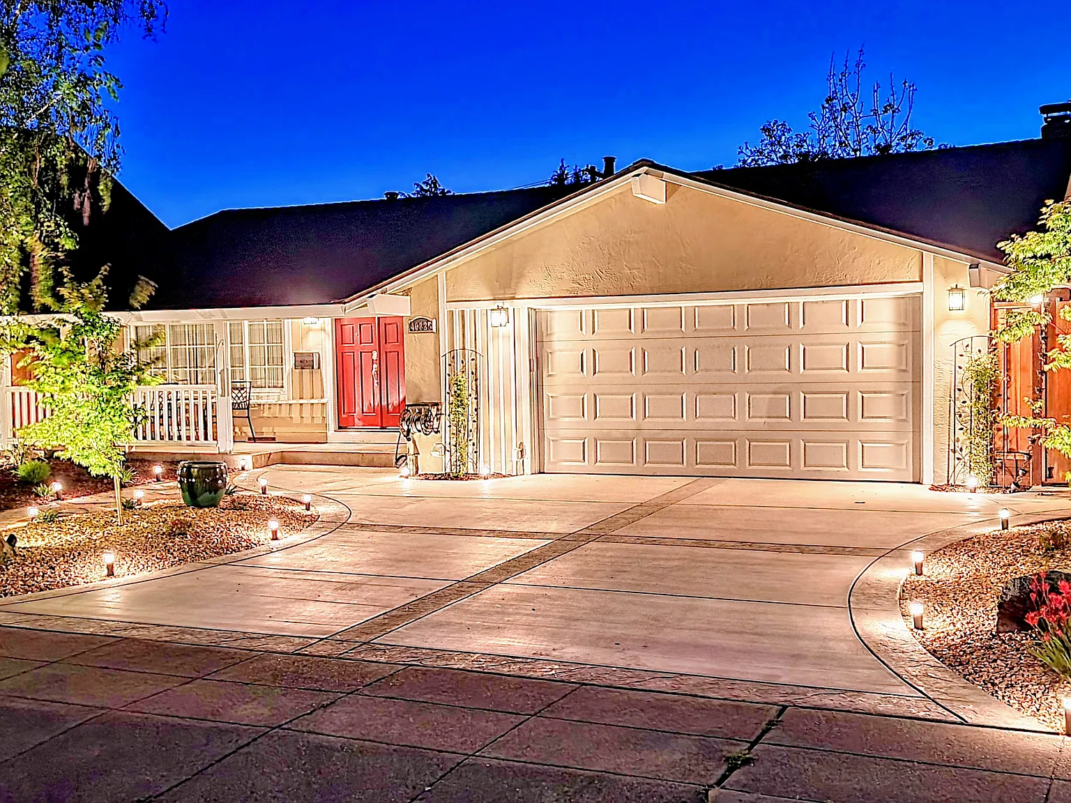 4 bed, 1816 sqft, $4,695 — Photo 4