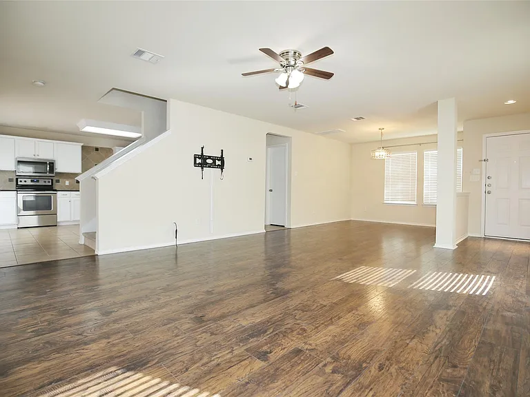 213 Rim Rock Dr — Photo 6