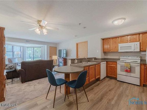 4th image of 2045 Perrysburg Holland Rd #118