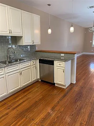 2 bed, 2.0 bath, 1170 sqft, $2,200 — Photo 3