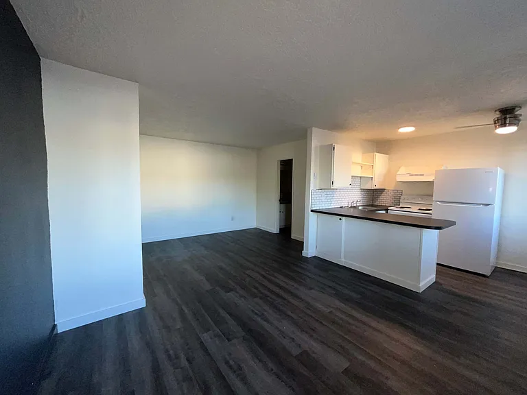 Studio East Apartments — Photo 11
