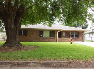 2831 Azalea Ln, Groves, TX 77619