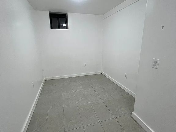 3rd image of 896 Willoughby Ave #3