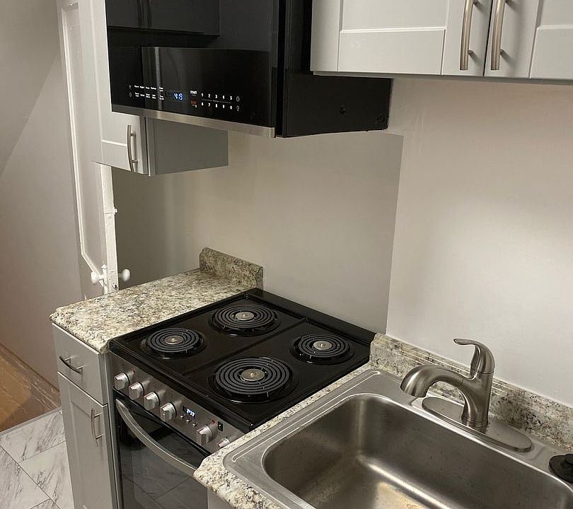 1st image of 236 Evans La