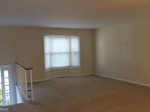 4th image of 10280 Jamaica Ln