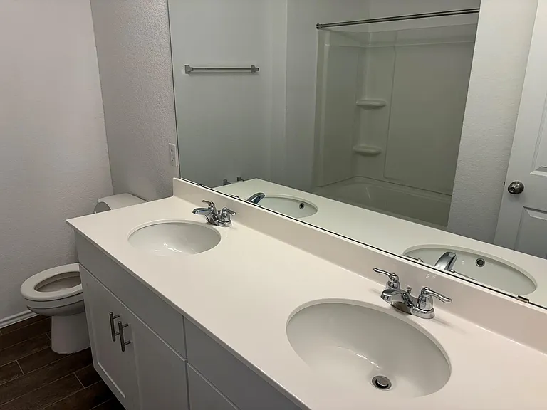 108 Bennington Dr — Photo 23