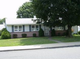 402 Chestnut St, Bally, PA 19503