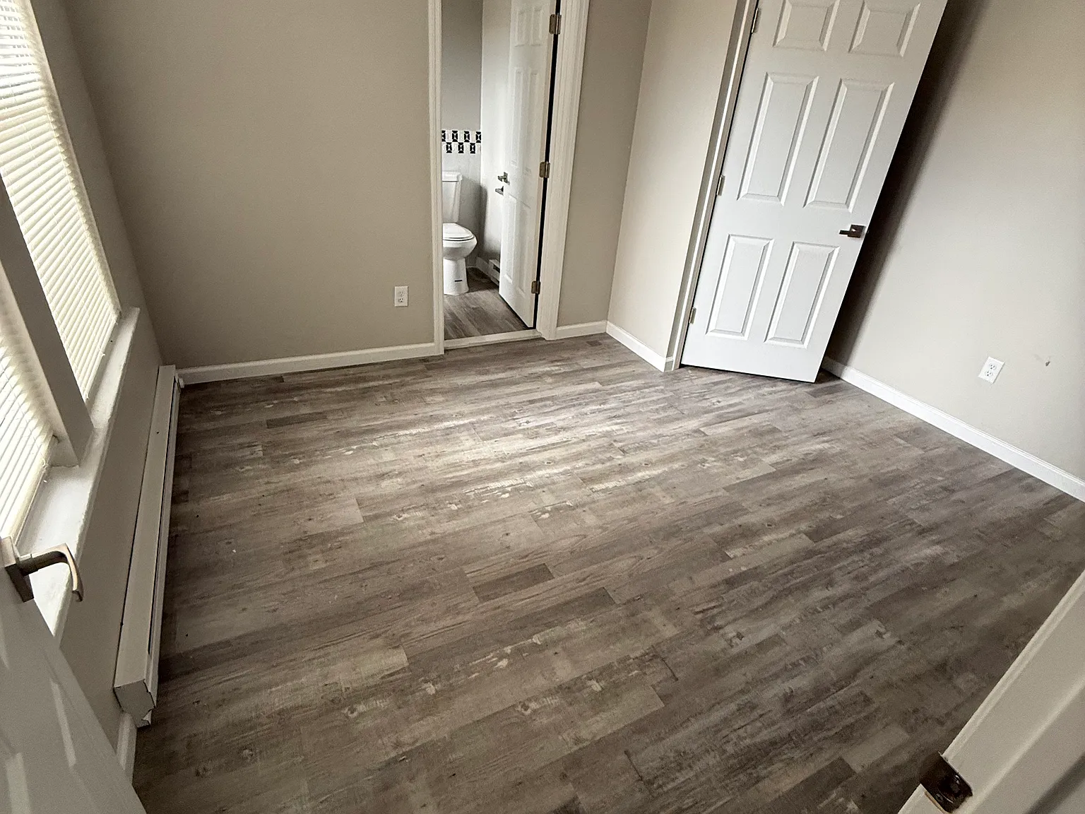1 bed, 400 sqft, $1,350 — Photo 4
