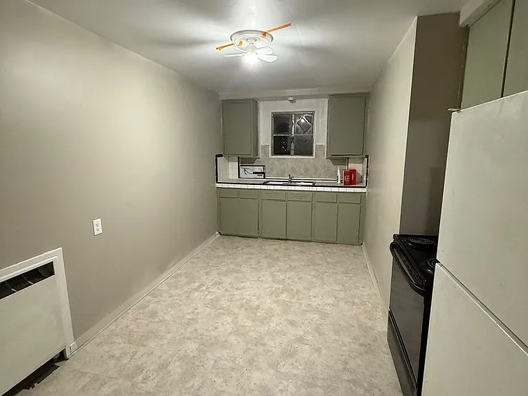 20934 Van Dyke Ave #3 — Photo 3