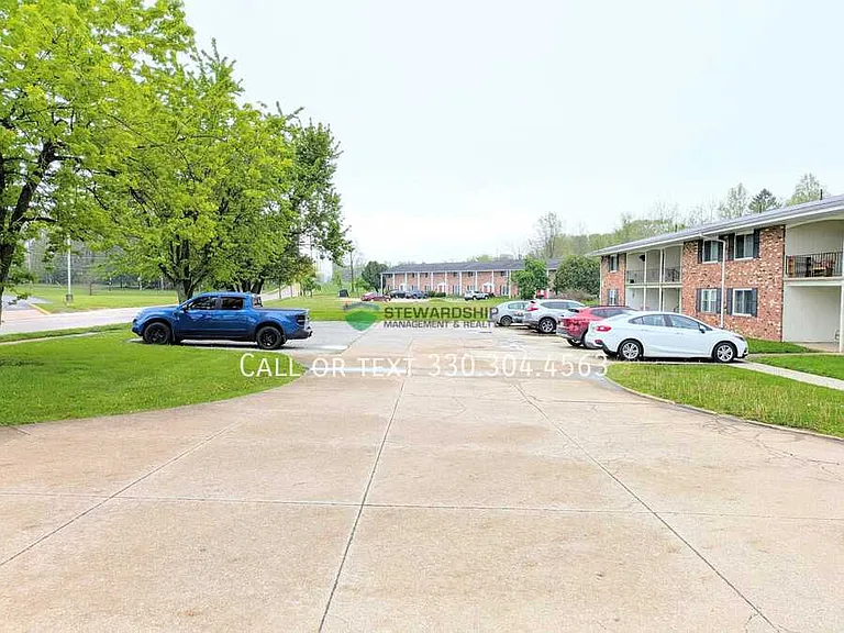 1111 N Elm St #R — Photo 19