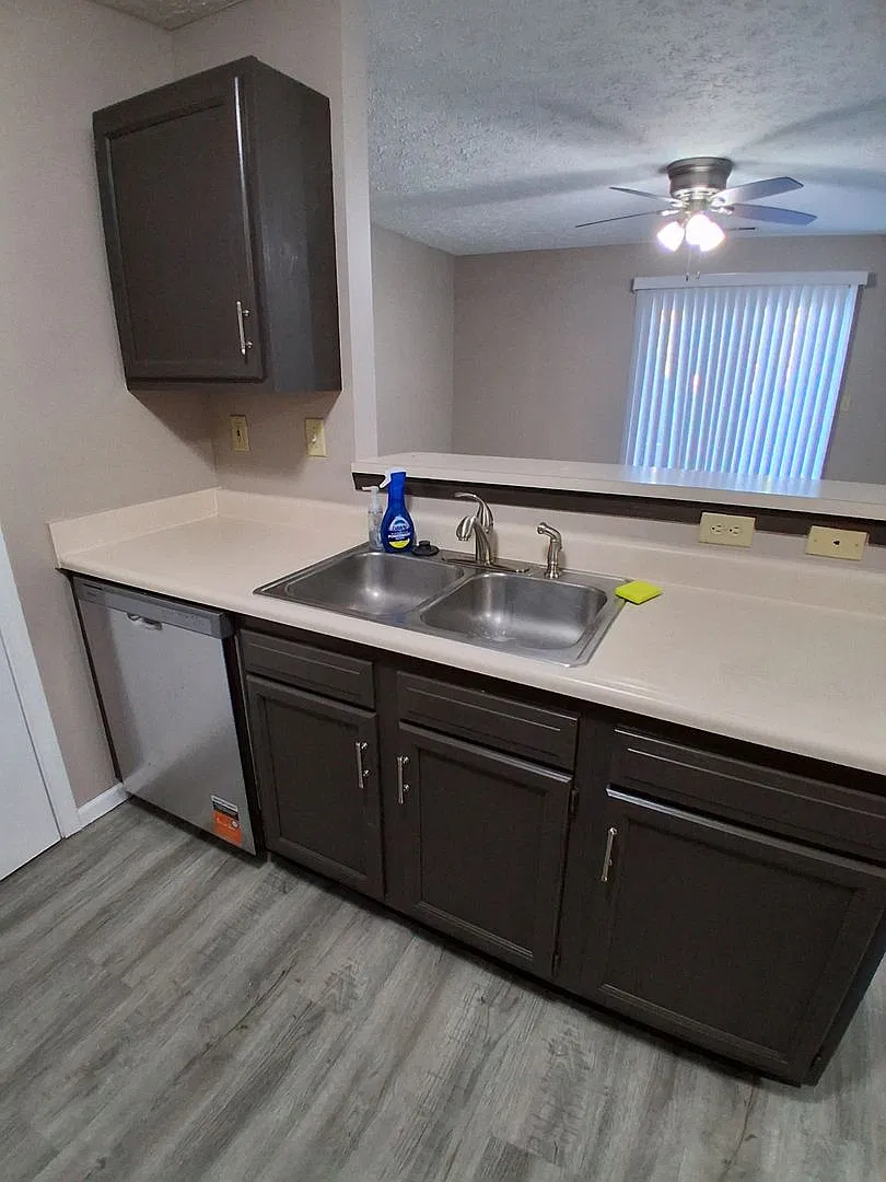 10 Bridgewater Ct — Photo 4