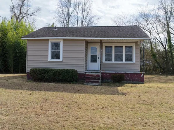 122 Lovelace Dr, Danville, VA 24540