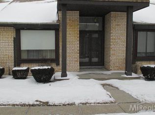 13841 Barcroft Way, Warren, MI 48088