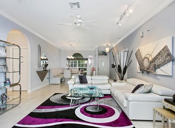 2nd image of 9305 Hampshire Park Dr