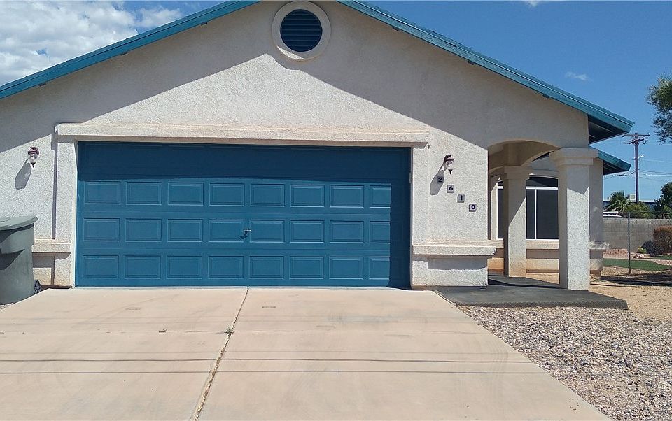 1st image of 2610 N Valentine Avenue