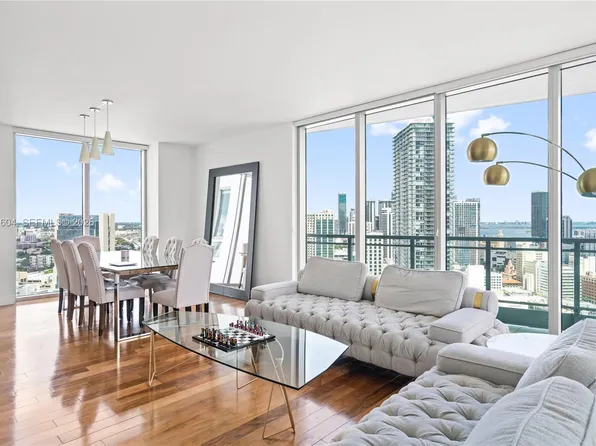 90 SW 3rd St APT 3504, Miami, FL 33130