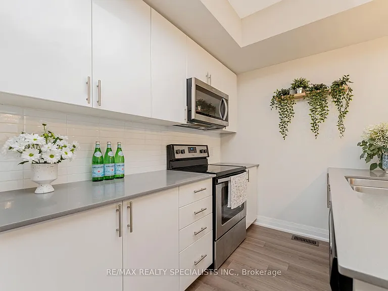 1206 Main St E #106 — Photo 8