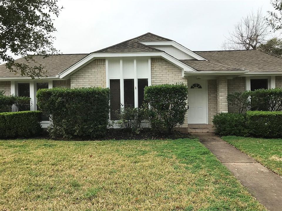 1st image of 2906 Green Fields Dr