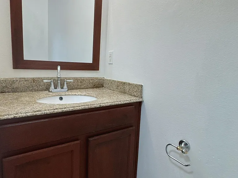 1718 Sawgrass Dr SW — Photo 10